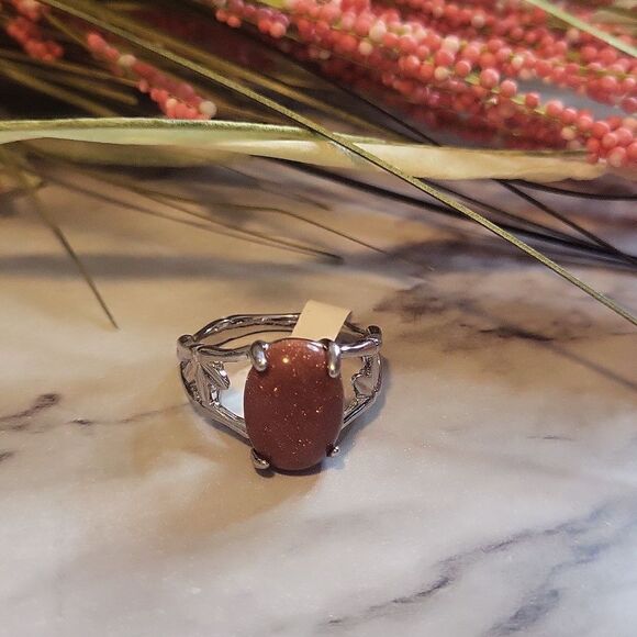 Solitaire Goldstone Ring Size 9 - Picture 12 of 13